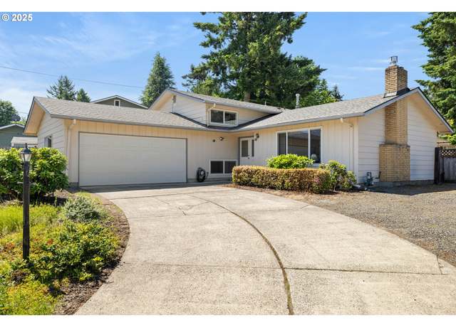 Property at 851 SE 137th Ave, Portland, OR 97233, 4 beds, 2.5 baths