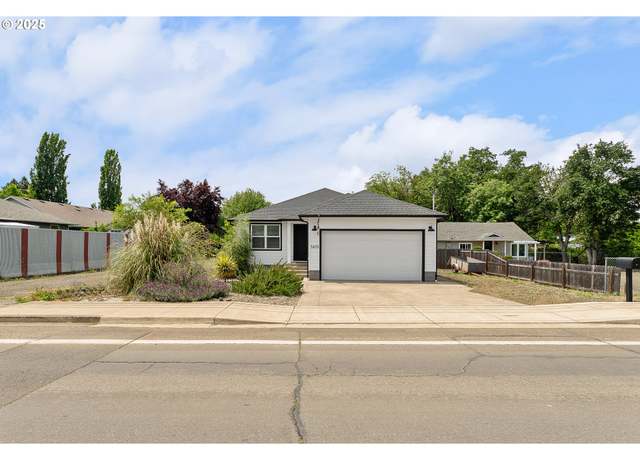 Property at 1410 NW Keasey St, Roseburg, OR 97471, 3 beds, 2 baths