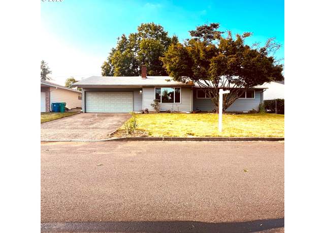 Property at 17821 SE Kelly St, Portland, OR 97236, 3 beds, 1 bath