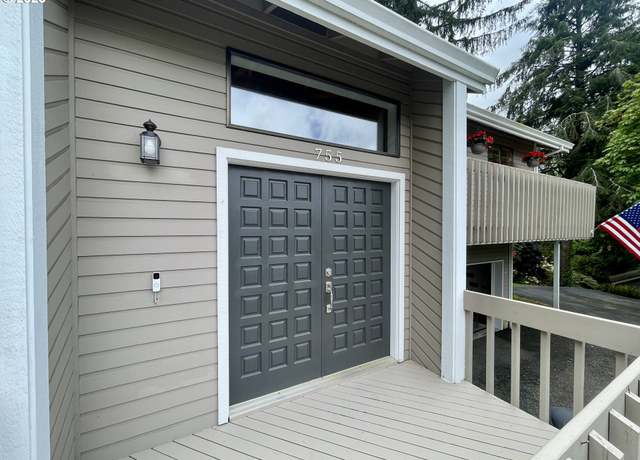 Property at 755 17th Ave, Coos Bay, OR 97420, 4 beds, 3 baths