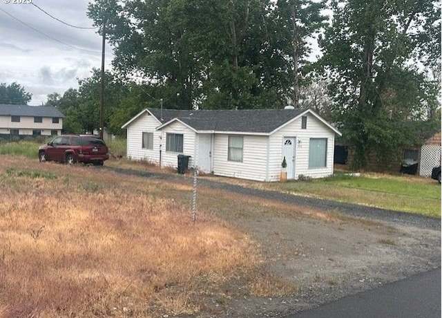 Property at 640 SE 5th St, Hermiston, OR 97838, 2 beds, 1 bath