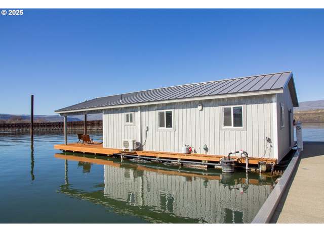 Property at 101 N Boat Basin Rd, The Dalles, OR 97058, 1 bed, 1 bath
