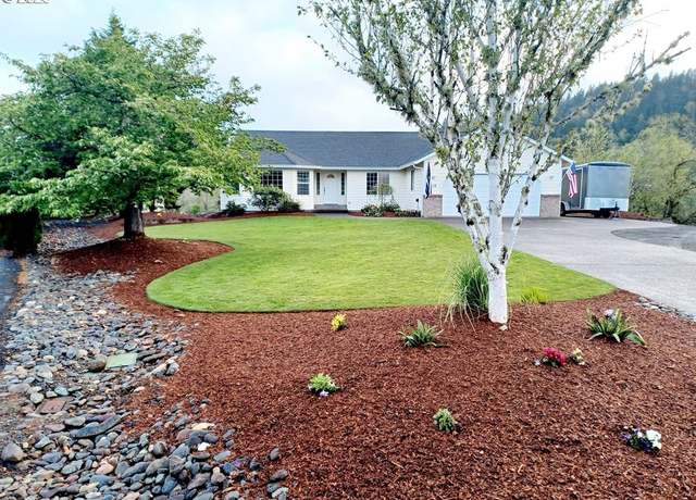 Property at 215 Kestrel Ln, Roseburg, OR 97471, 3 beds, 2 baths