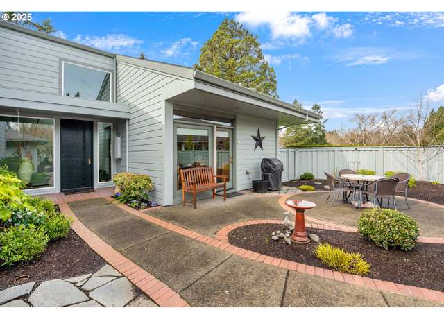 Property at 32219 SW Boones Bend Rd, Wilsonville, OR 97070, 2 beds, 2 baths