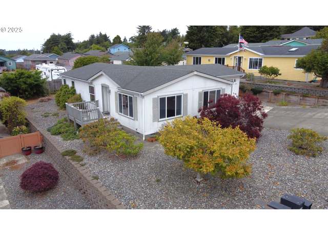 Property at 1056 Fulton Ave, Coos Bay, OR 97420, 3 beds, 2 baths