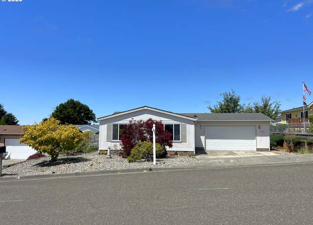 Property at 1056 Fulton Ave, Coos Bay, OR 97420, 3 beds, 2 baths
