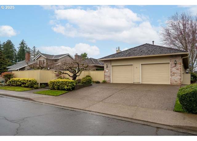 Property at 7335 SW Chapel Ct, Portland, OR 97223, 3 beds, 2.5 baths