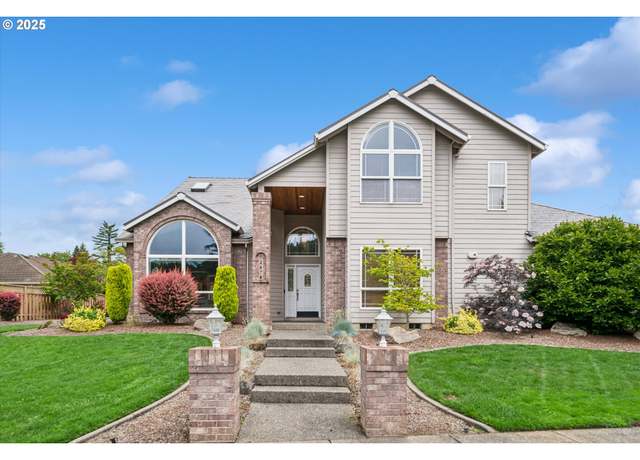 Property at 2678 SE Myrtlewood Way, Gresham, OR 97080, 4 beds, 2.5 baths