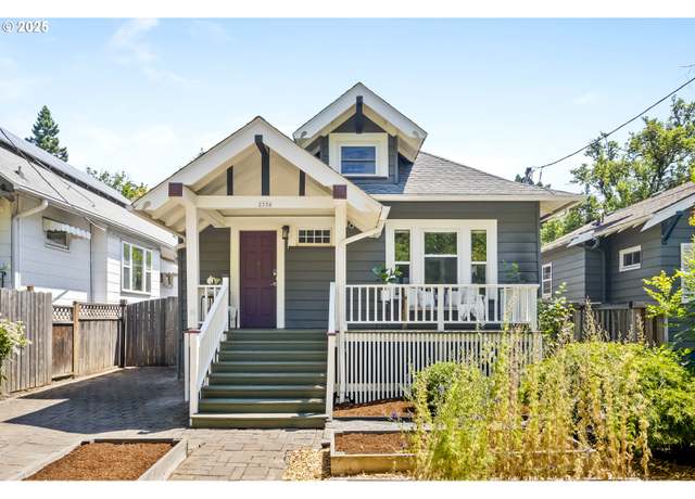 Property at 2336 SE 30th Ave, Portland, OR 97214, 3 beds, 3 baths