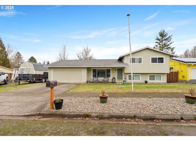 Property at 1404 N Libra St, Newberg, OR 97132, 3 beds, 2.5 baths