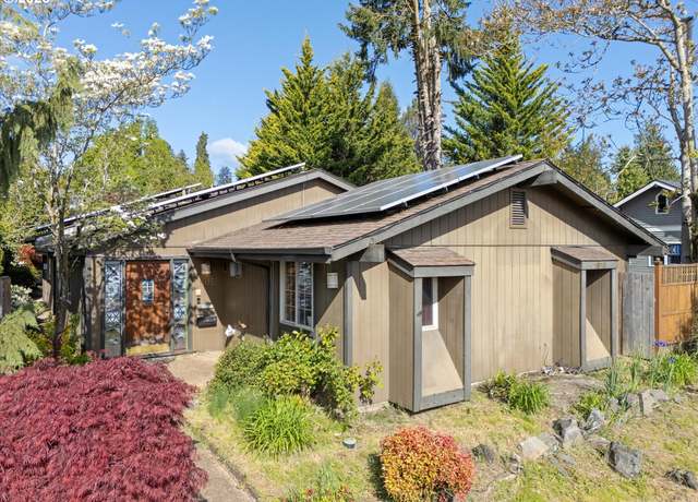 Property at 1915 Commercial St, Salem, OR 97302, 7 beds, 2 baths