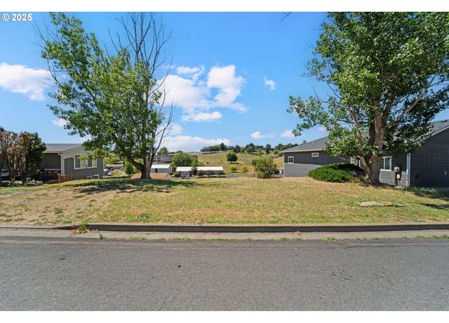 Property at 421 NW 22nd St, Pendleton, OR 97801