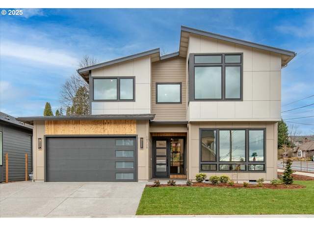 Property at 10718 SE 13th Cir, Vancouver, WA 98664, 3 beds, 2.5 baths