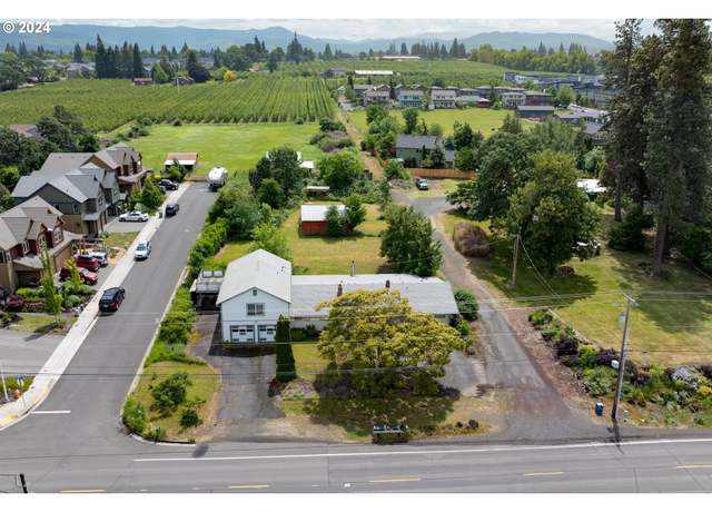 Property at 3665 May St, Hood River, OR 97031, 4 beds, 2 baths