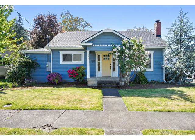 Property at 220 Adams Ave, Silverton, OR 97381, 3 beds, 2 baths