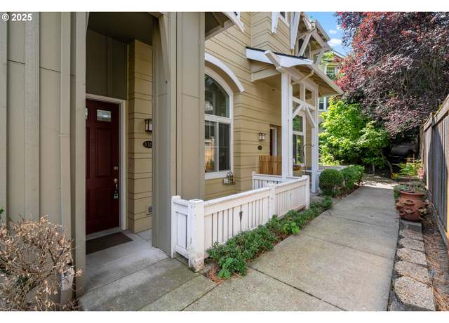 Property at 8329 SW 24th Ave, Portland, OR 97219, 3 beds, 3.5 baths