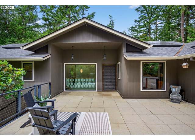Property at 5007 SW Humphrey Park Rd, Portland, OR 97221, 6 beds, 4 baths