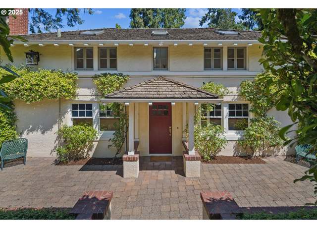 Property at 1803 S Riverdale Rd, Portland, OR 97219, 4 beds, 2.5 baths