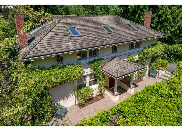 Property at 1803 S Riverdale Rd, Portland, OR 97219, 4 beds, 2.5 baths