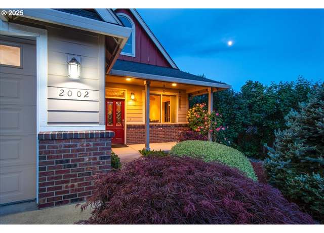 Property at 2002 35th St, Washougal, WA 98671, 4 beds, 3 baths