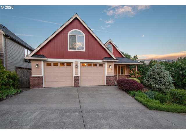 Property at 2002 35th St, Washougal, WA 98671, 4 beds, 3 baths