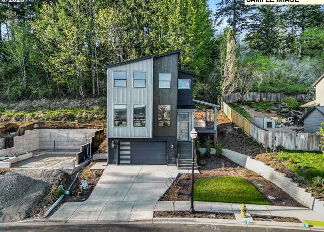 Property at 4145 Z St, Washougal, WA 98671, 4 beds, 3 baths