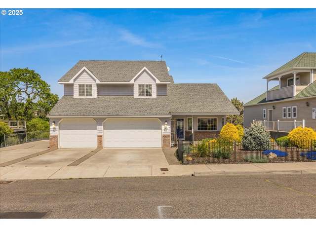 Property at 1825 Minnesota St, The Dalles, OR 97058, 5 beds, 3.5 baths