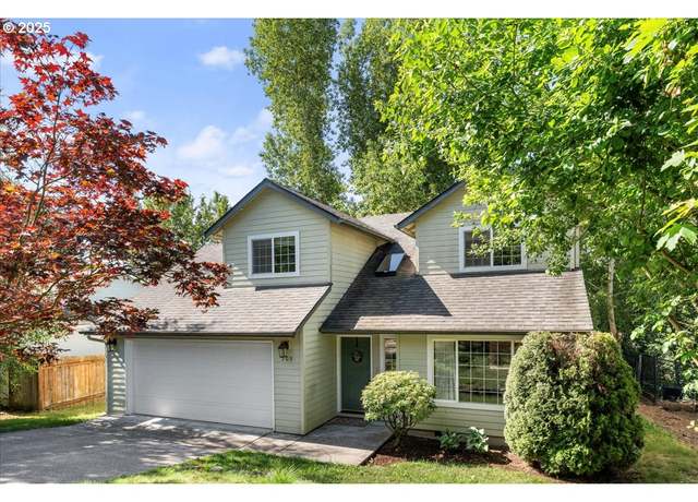 Property at 505 Upper Lavista Ct NW, Salem, OR 97304, 3 beds, 2.5 baths
