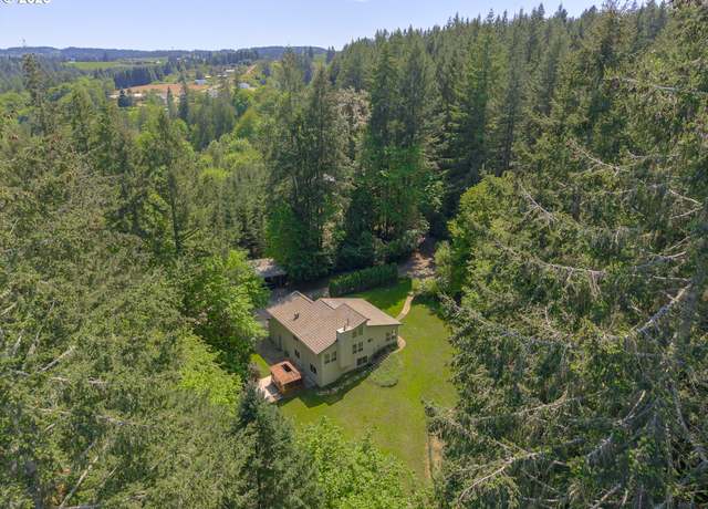 Property at 27701 SW Strawberry Hill Dr, Hillsboro, OR 97123, 4 beds, 3 baths