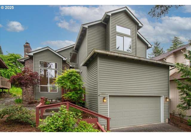 Property at 5002 SW Vacuna St, Portland, OR 97219, 3 beds, 2.5 baths