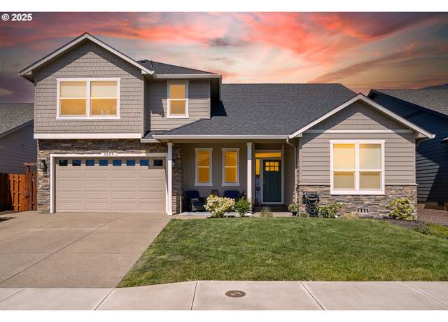 Property at 5259 Davis St, Turner, OR 97392, 4 beds, 3 baths