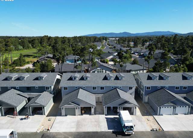 Property at 1577 37th St, Florence, OR 97439, 2 beds, 2.5 baths