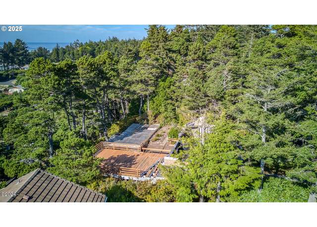 Property at 1442 NW Fircrest Ct, Waldport, OR 97394