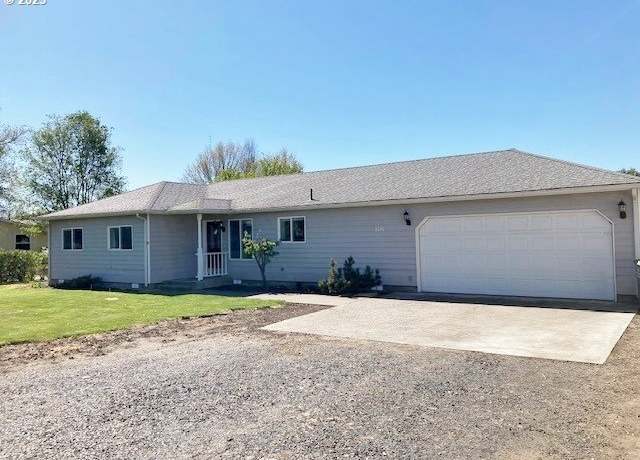Property at 3202 NE Riverside Ave, Pendleton, OR 97801, 3 beds, 2 baths