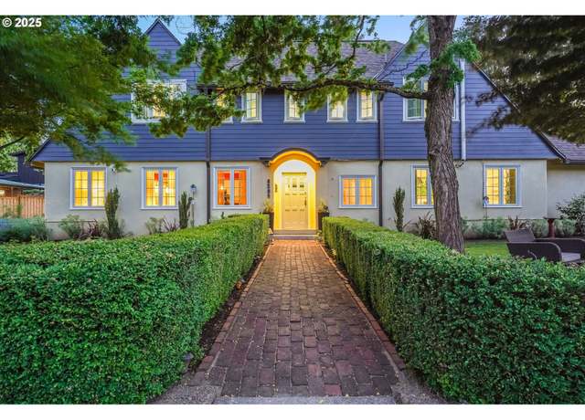 Property at 6209 SE 13th Ave, Portland, OR 97202, 4 beds, 2.5 baths