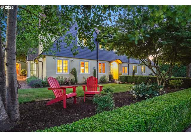 Property at 6209 SE 13th Ave, Portland, OR 97202, 4 beds, 2.5 baths