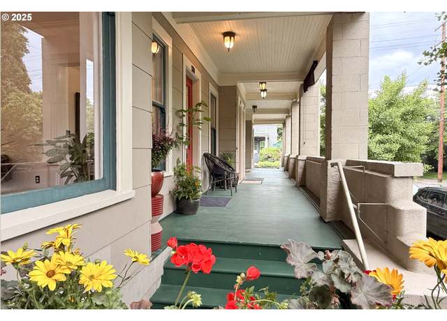 Property at 1330 SE 14th Ave SE, Portland, OR 97214, 2 beds, 1 bath