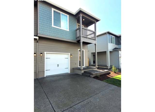 Property at 951 NE 14th St, Battle Ground, WA 98604, 3 beds, 2 baths