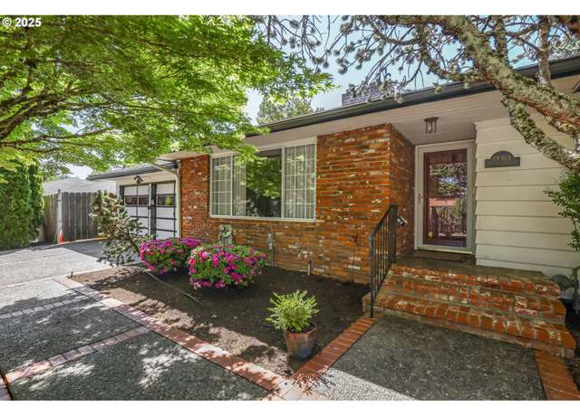 Property at 14414 NE Schuyler St, Portland, OR 97230, 4 beds, 3 baths