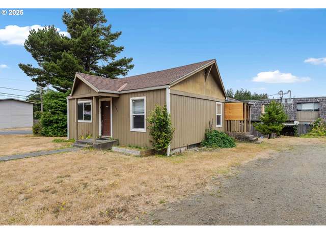 Property at 1806 Thomas Ave, Coos Bay, OR 97420, 4 beds, 2 baths