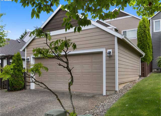 Property at 38814 Cascadia Village Dr, Sandy, OR 97055, 3 beds, 2.5 baths