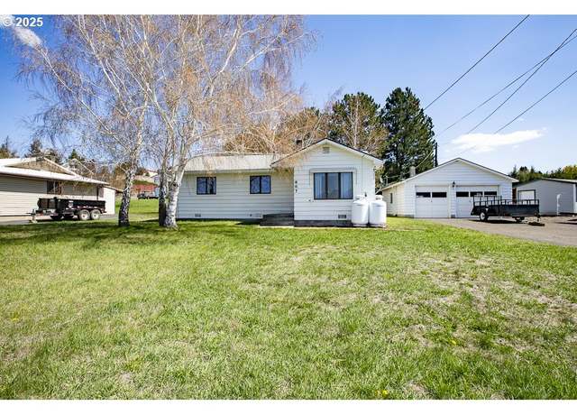 Property at 807 NW 1st St, Enterprise, OR 97828, 3 beds, 1 bath