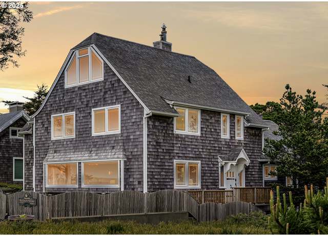 Property at 1021 S Prom, Seaside, OR 97138, 5 beds, 3.5 baths