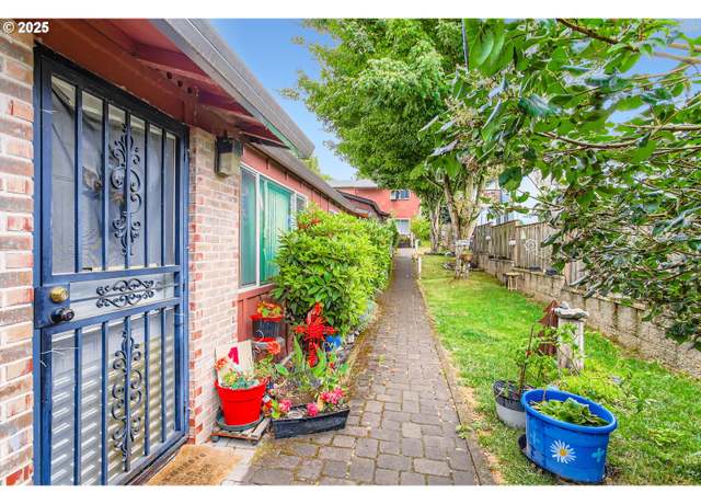 Property at 4620 NE Lombard St, Portland, OR 97218, 24 beds, 13 baths