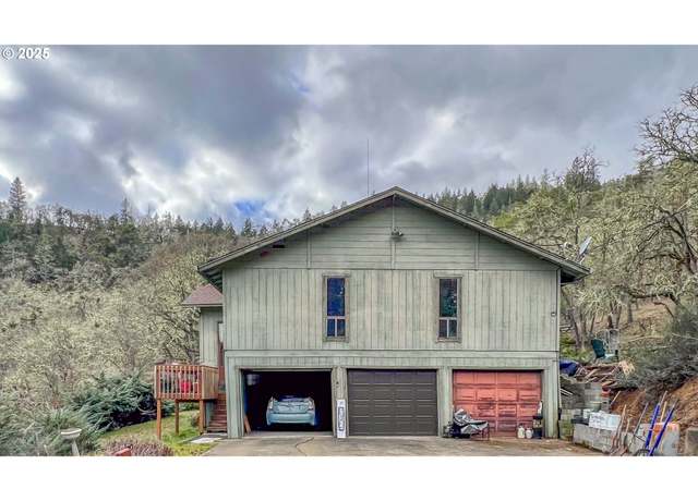 Property at 1810 Rifle Range Rd, Roseburg, OR 97470, 3 beds, 3 baths