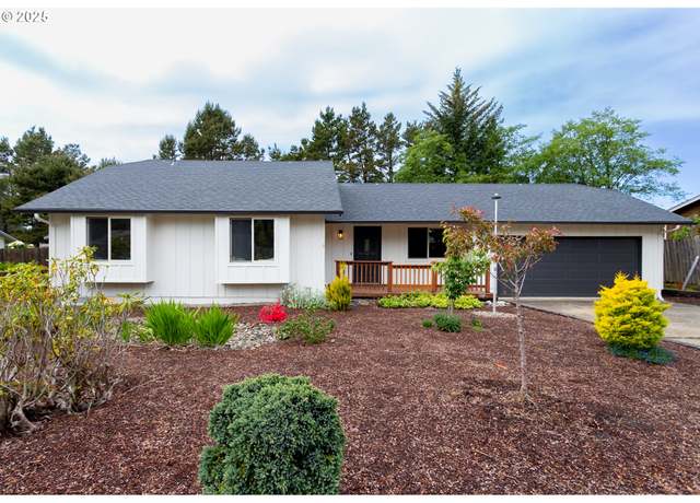 Property at 4045 Spruce St, Florence, OR 97439, 3 beds, 2.5 baths