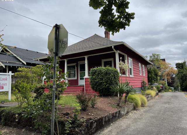 Property at 5520 SE Milwaukie Ave, Portland, OR 97202, 2 beds, 2 baths