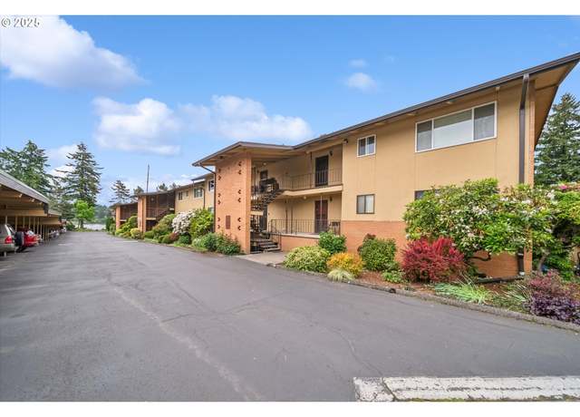 Property at 1400 SE Lava Dr #23, Milwaukie, OR 97222, 2 beds, 2 baths