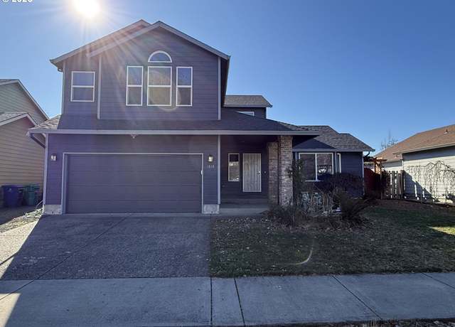 Property at 1818 NE Blue Heron Dr, Portland, OR 97211, 4 beds, 2.5 baths