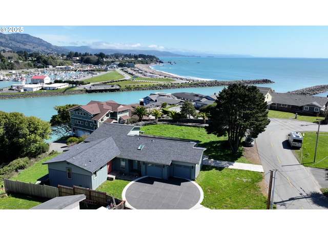 Property at 210 Del Norte Ln, Brookings, OR 97415, 5 beds, 3.5 baths